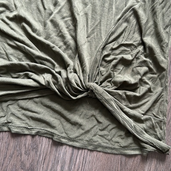 Olive green short sleeve shirt - Picture 2 of 4